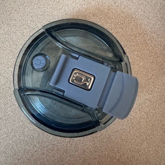BrüMate Multishaker BevLock Lid - Picture 3 of 3